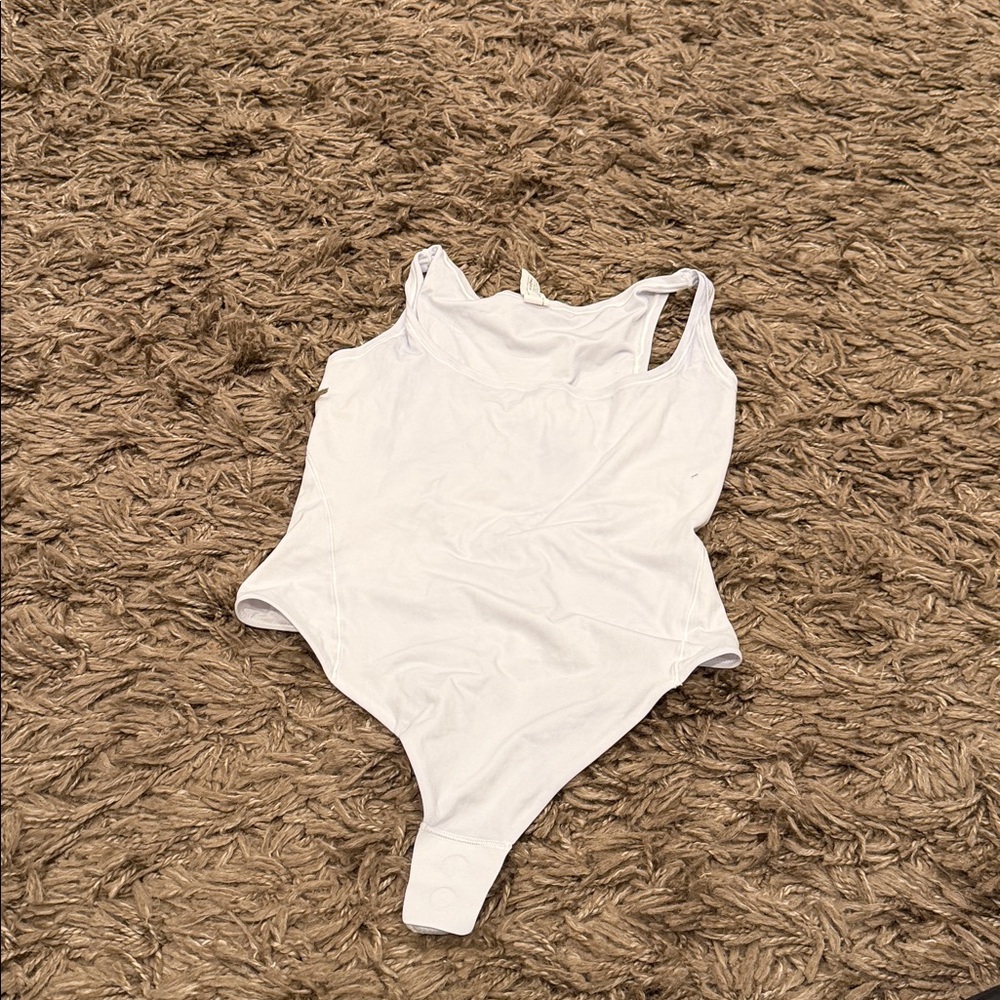 Lululemon Wundermost Ultra-Soft Nulu Square-Neck Sleeveless Bodysuit
Size S - Picture 5 of 10